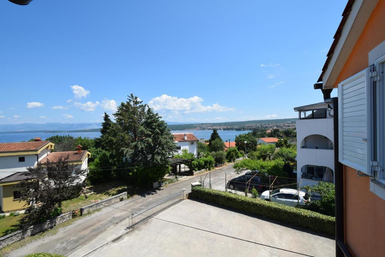 Apartments Gabrijel Malinska Eksteriør bilde