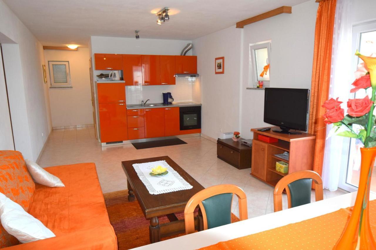 Apartments Gabrijel Malinska Eksteriør bilde
