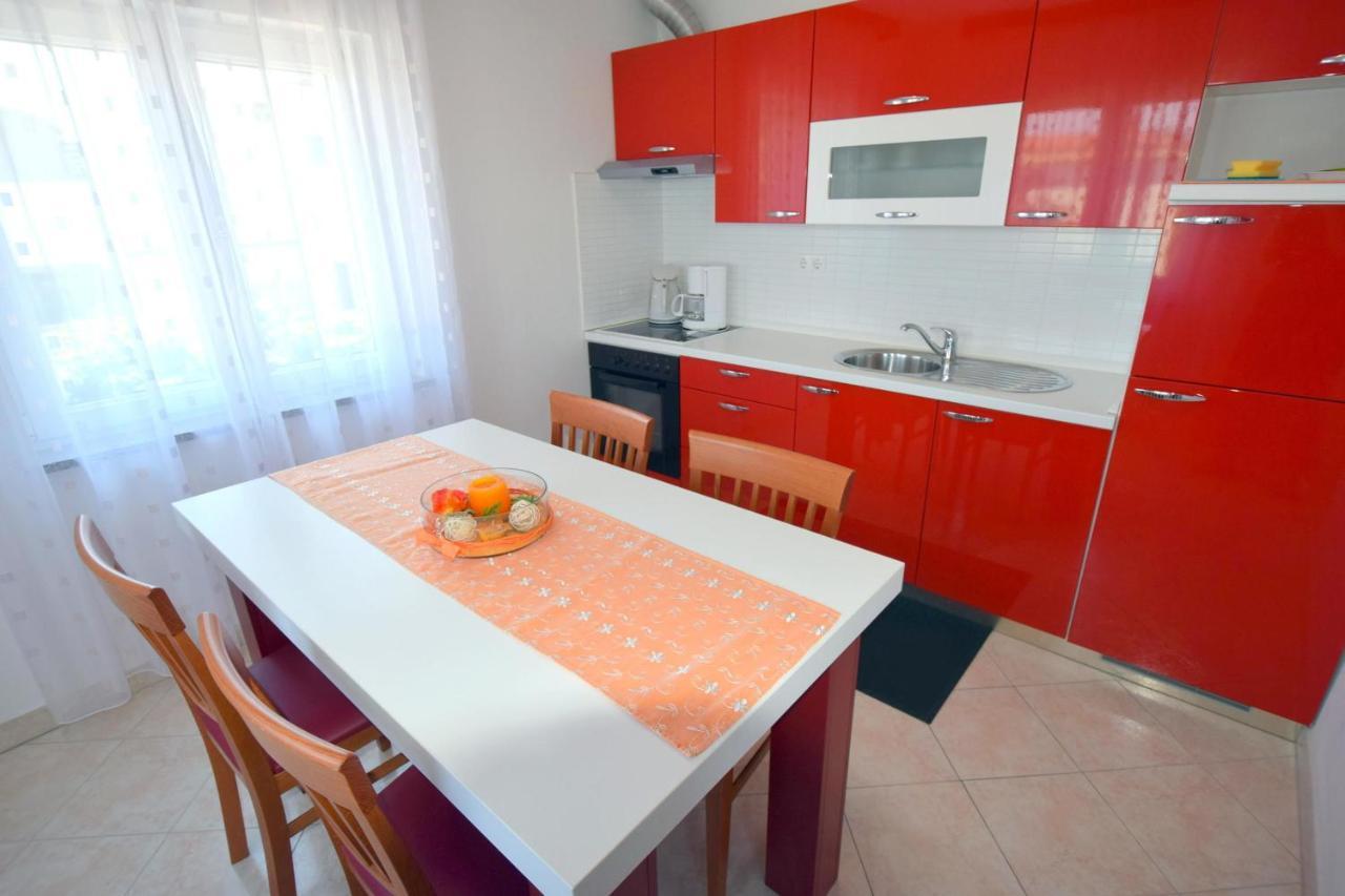 Apartments Gabrijel Malinska Eksteriør bilde